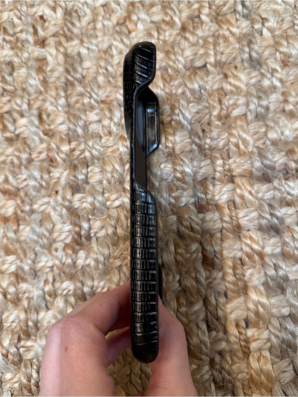 Black faux crocodile skin case -iPhone 17pro - Picture 3 of 5